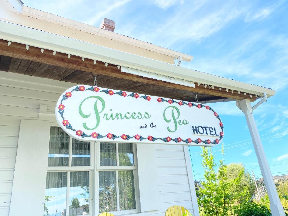 Princess And The Pea Hotel Langley Exterior photo